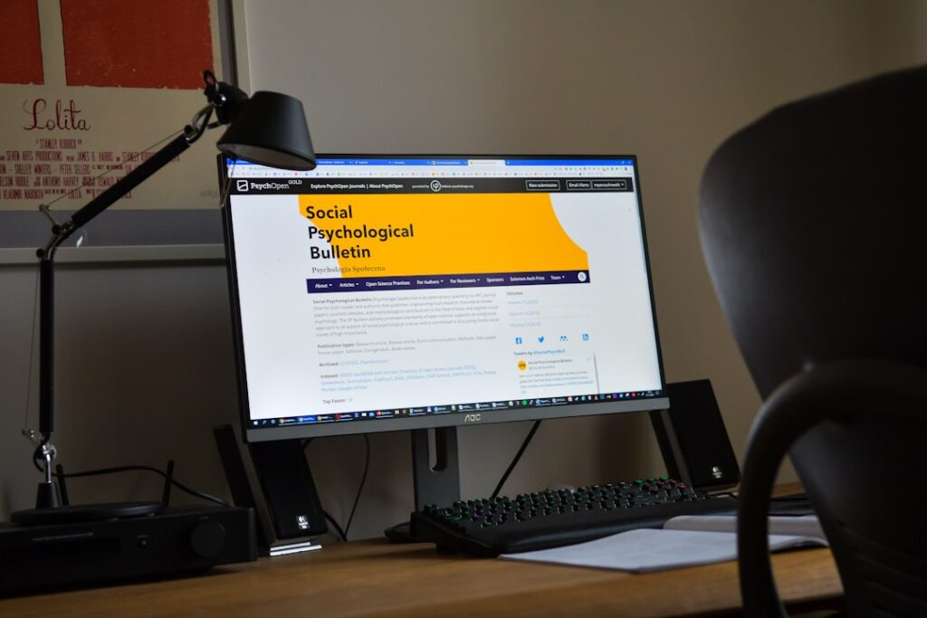 A liftbeszélgetések pszichológiája – közösségi mikroszokások
