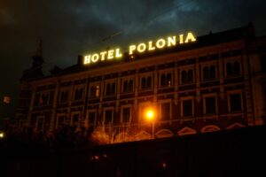 Alvás szafariban, várkastélyban vagy jégkunyhóban – Tematikus hotelek, ahol az élmény a fontos