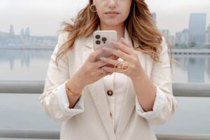 Amikor nem akarsz mást, csak „jól lenni” a ruhádban: az önelfogadás és az önbizalom útja az öltözködésben