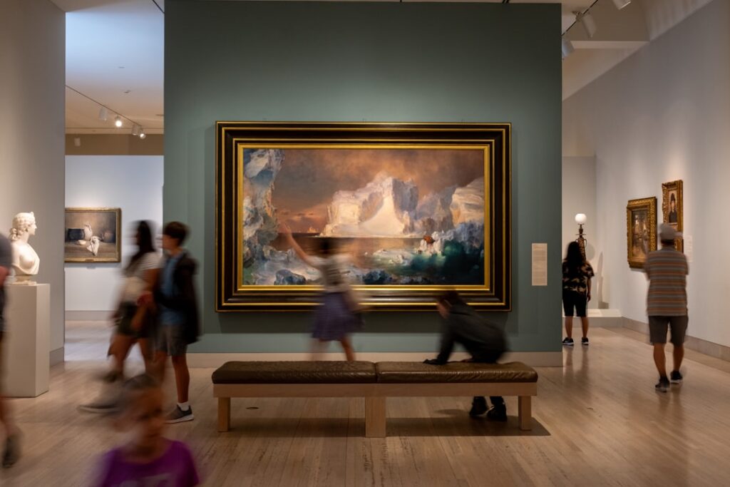 Hogyan válik egy korszak képekben élővé? – A múlt vizuális megörökítésének művészete és tudománya